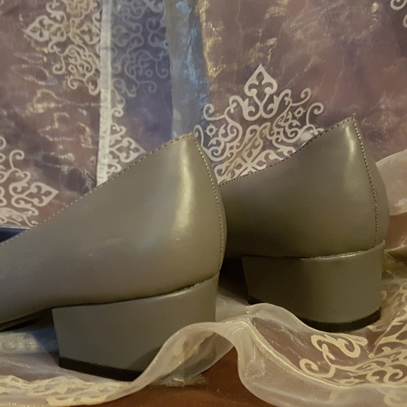 Shoes - Picture 2 of 3